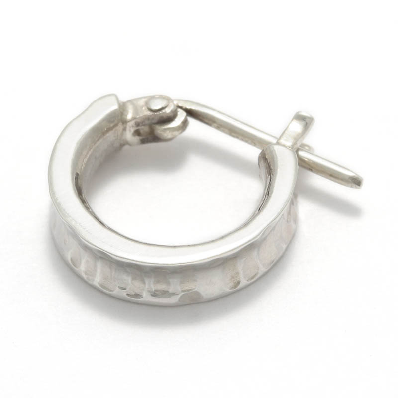 Silver Hammered Curvature Hoop Pierce