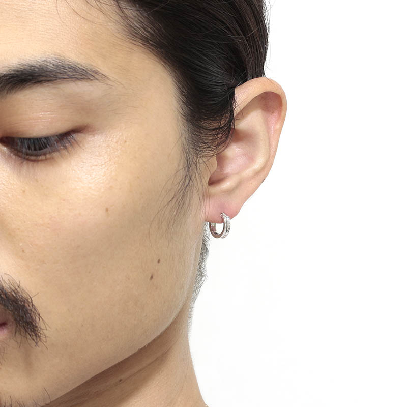 Suman Dhakhwa（スーマンダックワ） Silver Hammered Curvature Hoop 