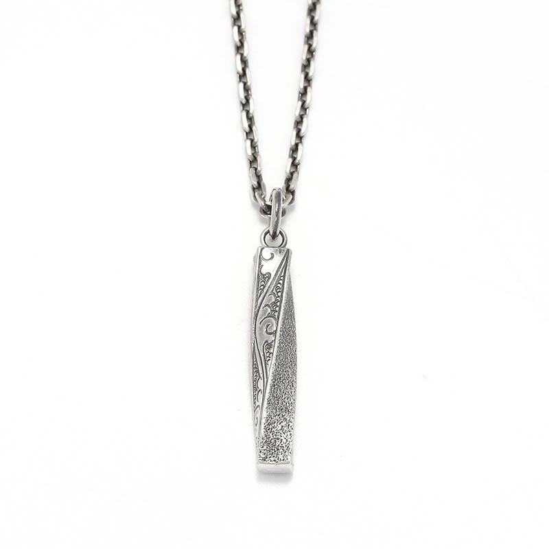 Suman Dhakhwa（スーマンダックワ） Twisted Bar Necklace