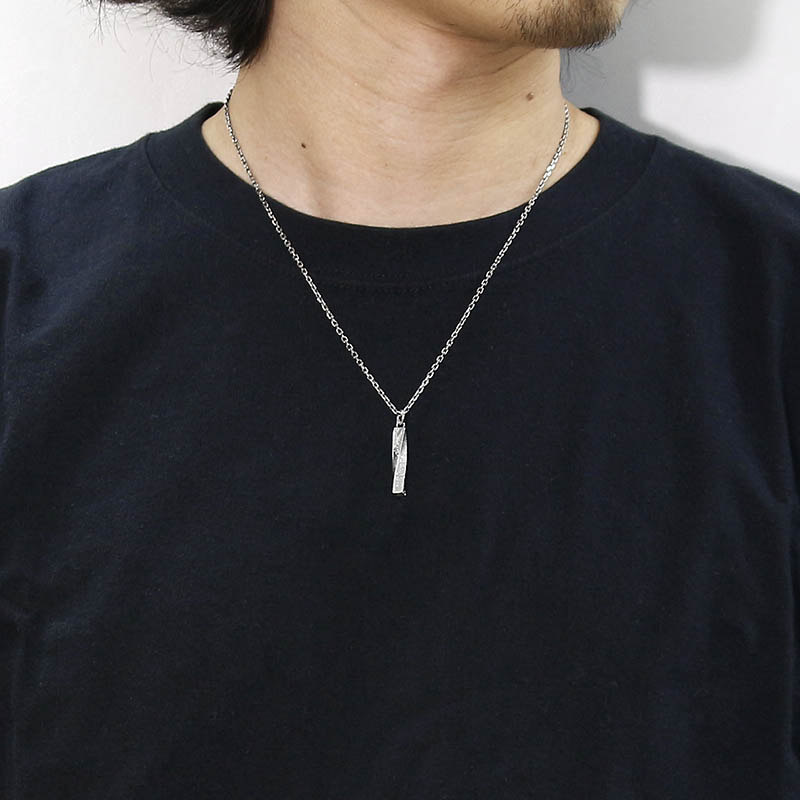 Suman Dhakhwa（スーマンダックワ） Twisted Bar Necklace