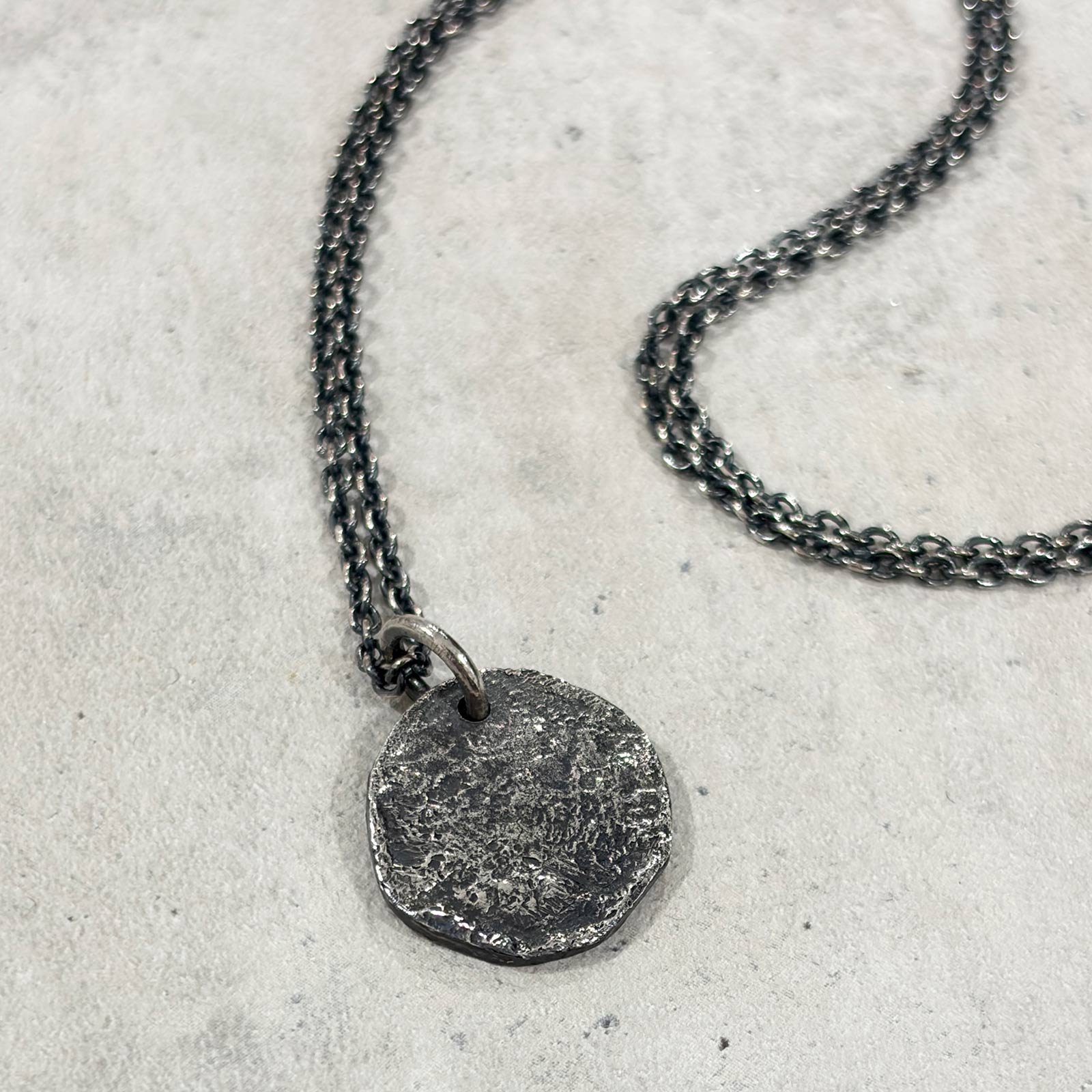 Suman Dhakhwa（スーマンダックワ） Remix Coin Necklace - Silver 