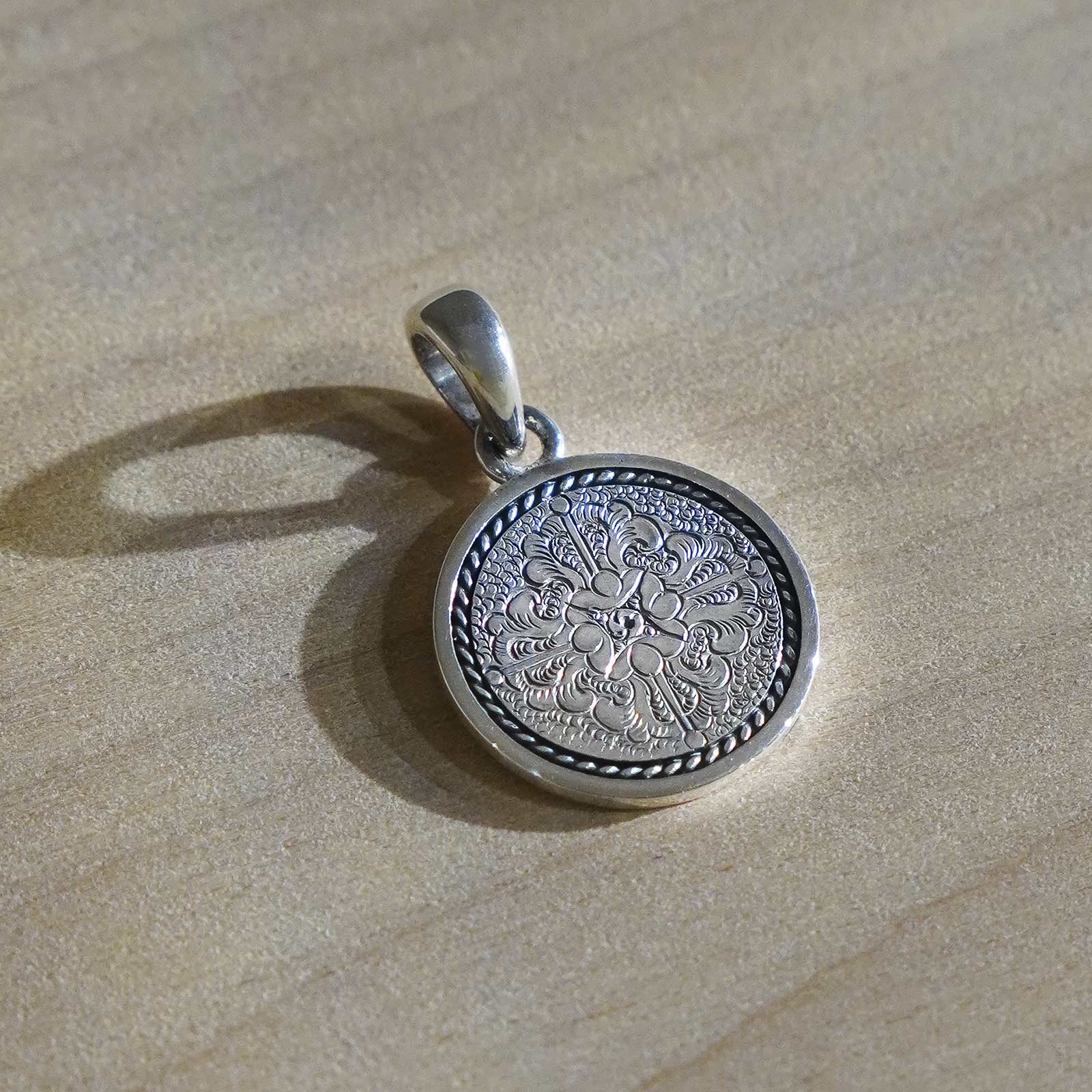 Suman Dhakhwa（スーマンダックワ） Double Dorje Coin Pendant