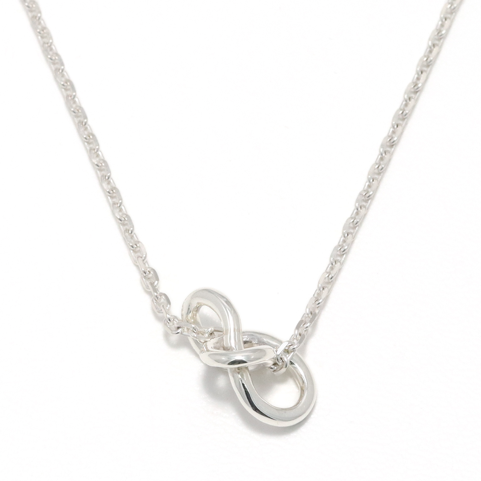 Suman Dhakhwa（スーマンダックワ） Eternal Knot Charm（エターナル