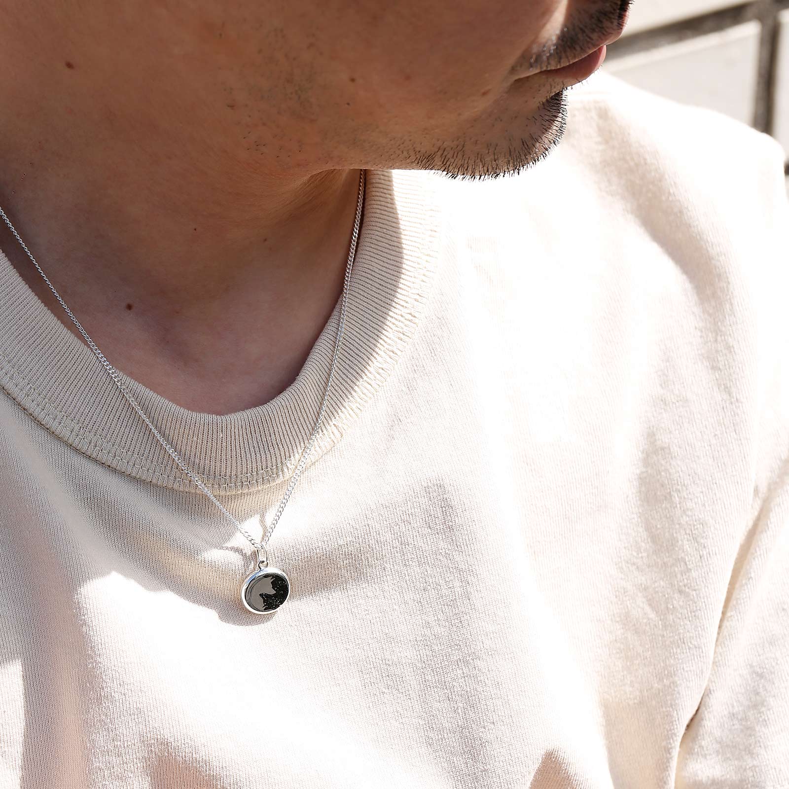 Suman Dhakhwa（スーマンダックワ） Ying Yang Dog Pendant（インヤン
