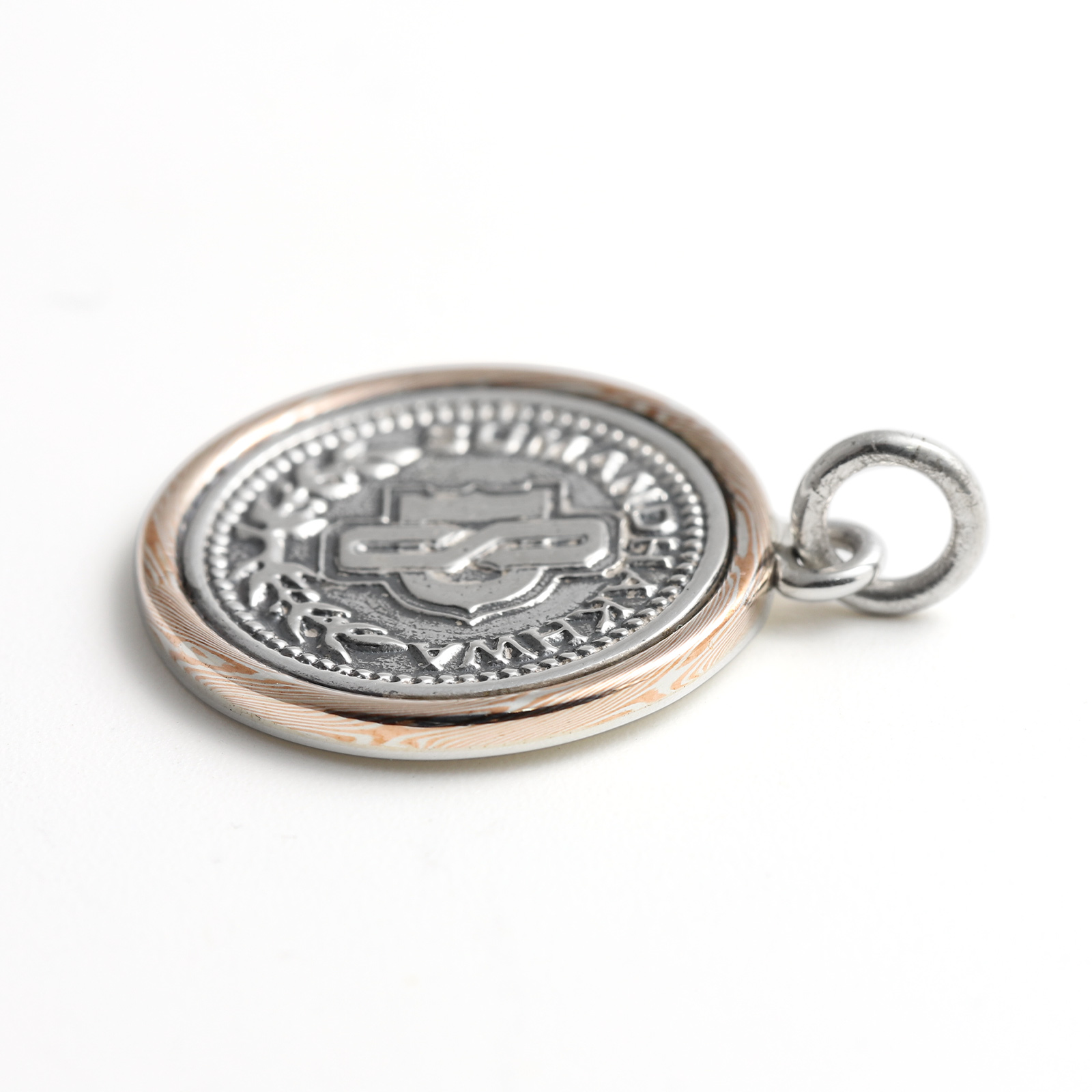 Suman Dhakhwa（スーマンダックワ） Suman Coin Pendant（スーマン