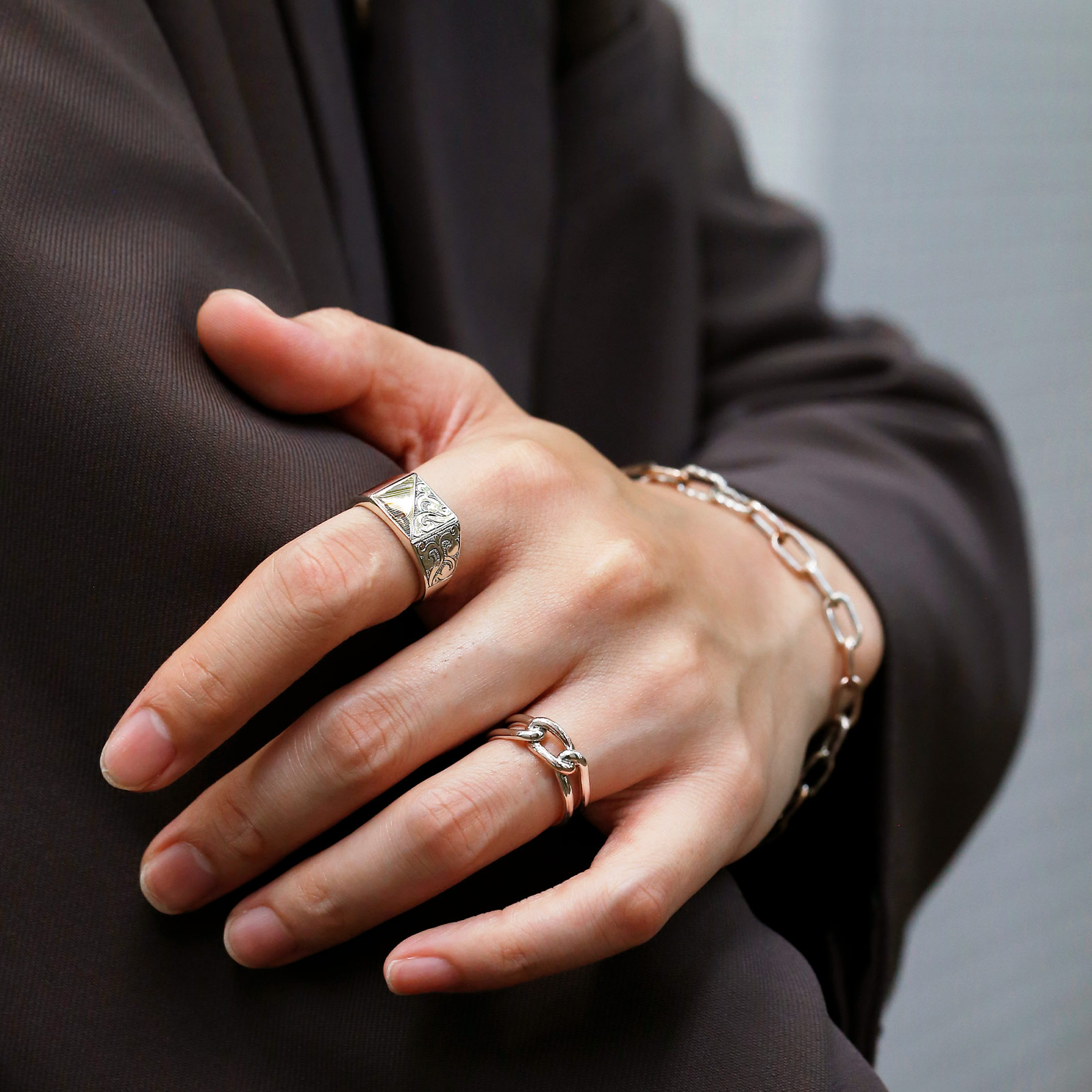 Suman Dhakhwa（スーマンダックワ） Mokume and Carved Split Ring 