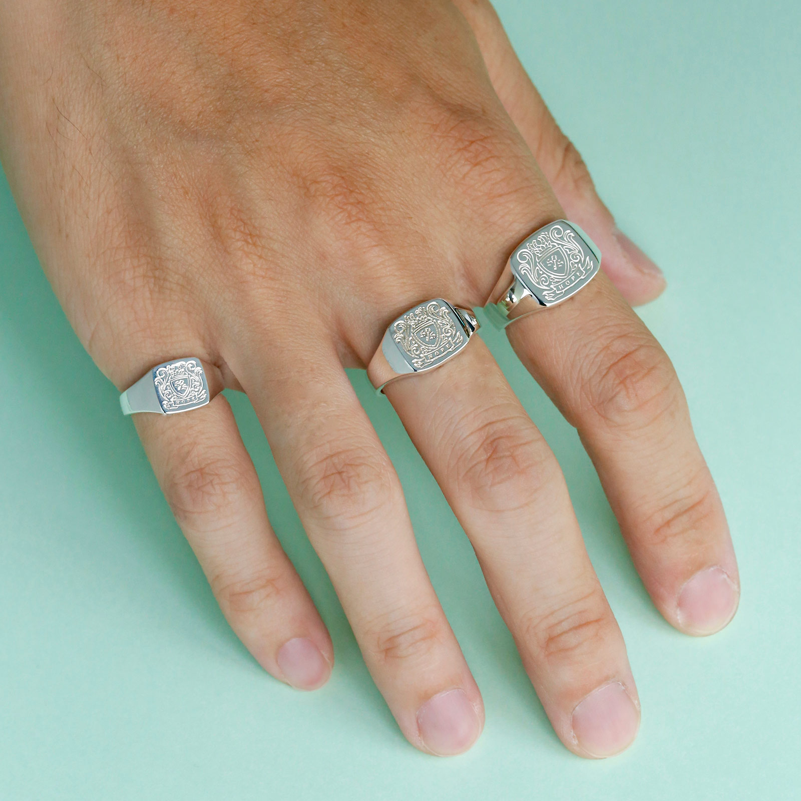 SYMPATHY OF SOUL（シンパシーオブソウル） Medium Signet Ring 