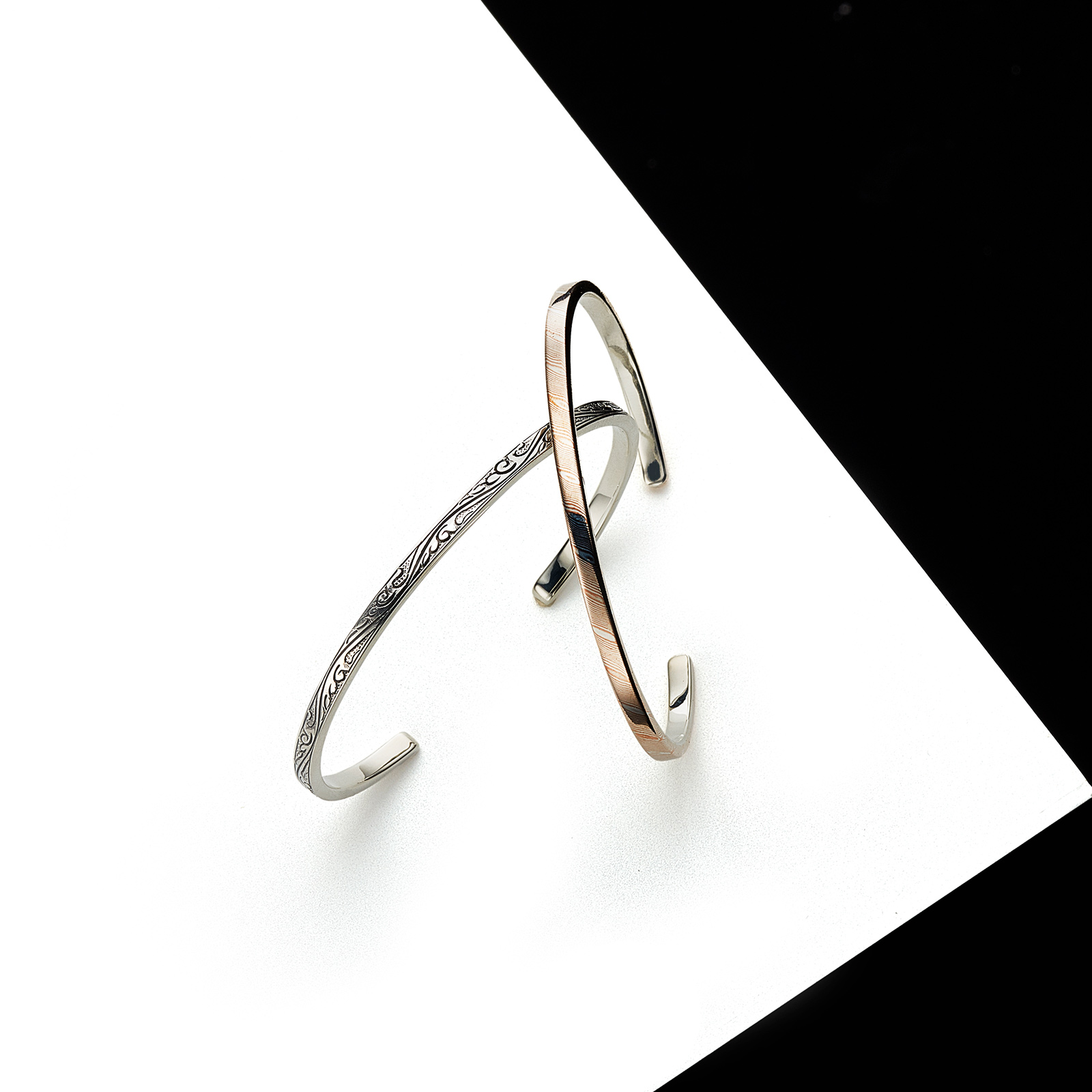 Suman Dhakhwa（スーマンダックワ） Carved Narrow Cuff（カーヴド 