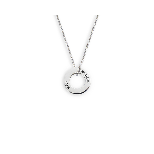 1.1g round pendant with a chain