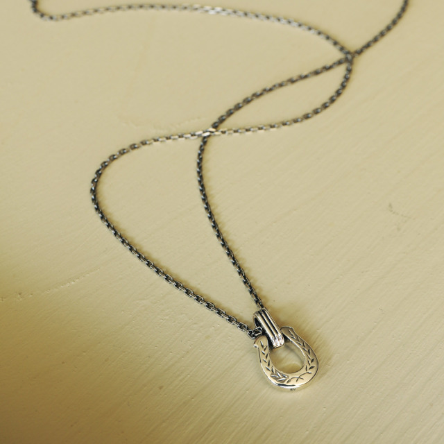 Horseshoe Amulet Necklace - Laurel