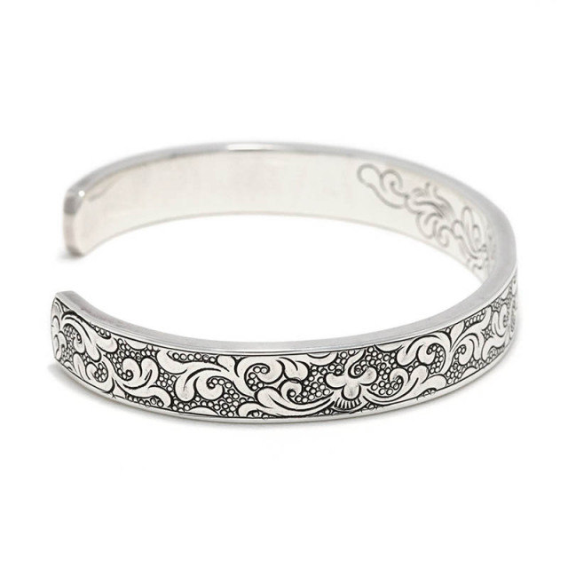 Wide Flat Leaf Carving Cuff