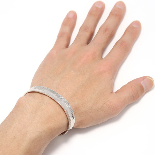 Silver Hammered Curvature Bracelet