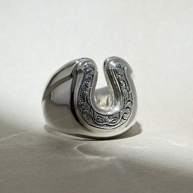 Carved Horseshoe Ring / Silver