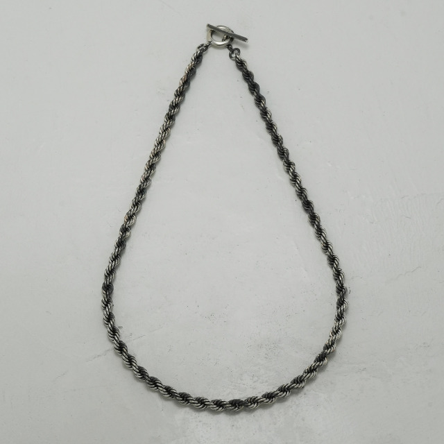 シックツイストチェーンネックレス - オキシダイズドシルバー