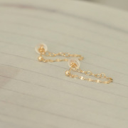 ペタルチェーンフープピアス - アズキ