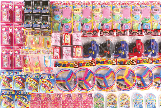 粗品・景品・ノベルティの粗品屋本舗　たのしい釣り大会専用景品（おもちゃ）６０人用