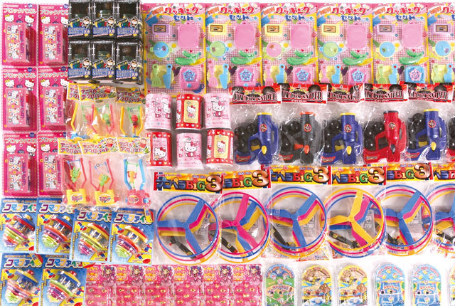 粗品・景品・ノベルティの粗品屋本舗　たのしい釣り大会専用景品（おもちゃ）６０人用