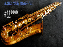 A.SELMER MARK VI １１万番台　オリジナルラッカー  アルトサックス
