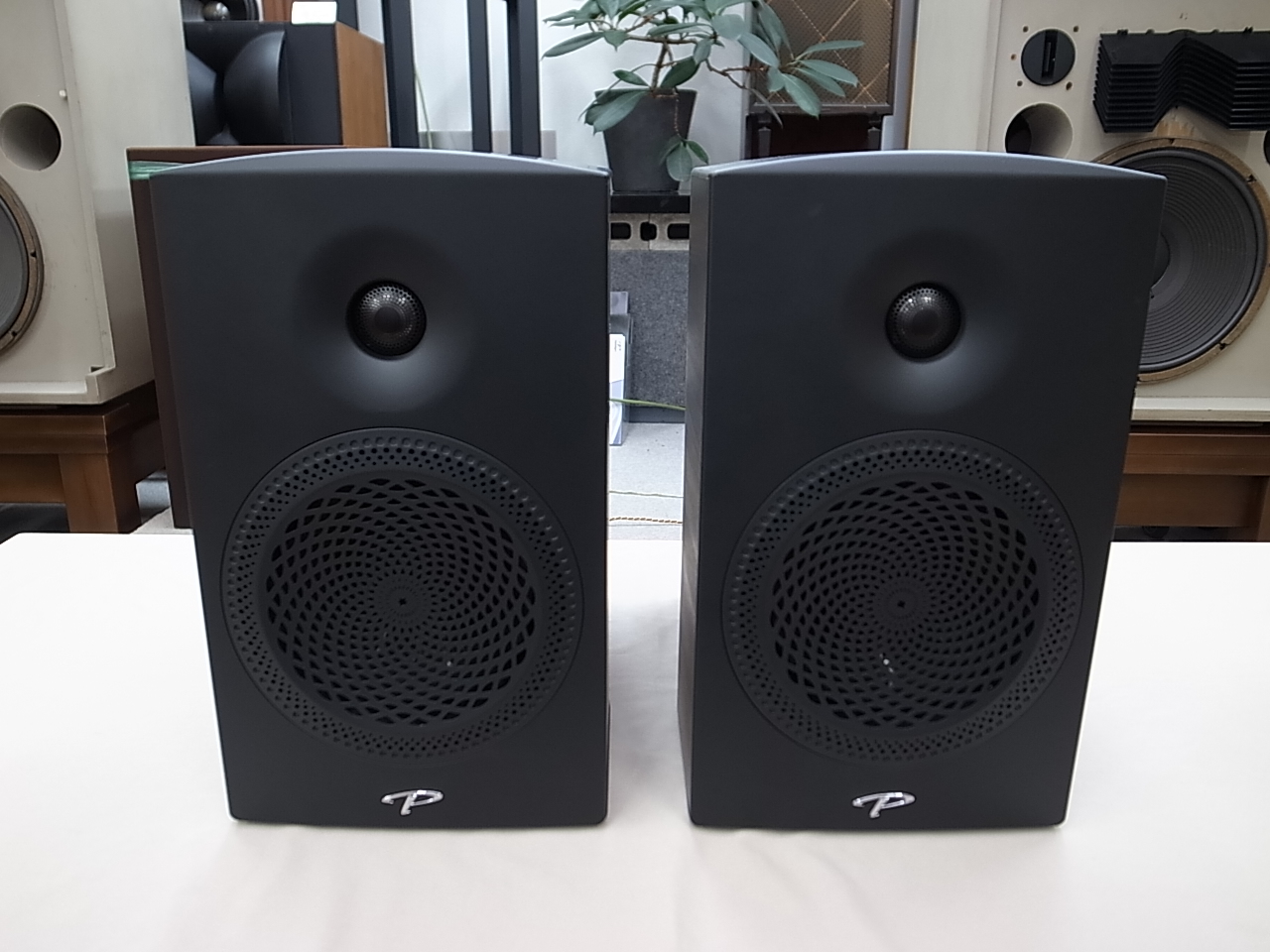 [展示品] Paradigm パラダイム PREMIER 200B エスプレッソ・グレイン 2ウェイ・バスレフ型 スピーカーシステム ペア CRAFTED IN CANADA