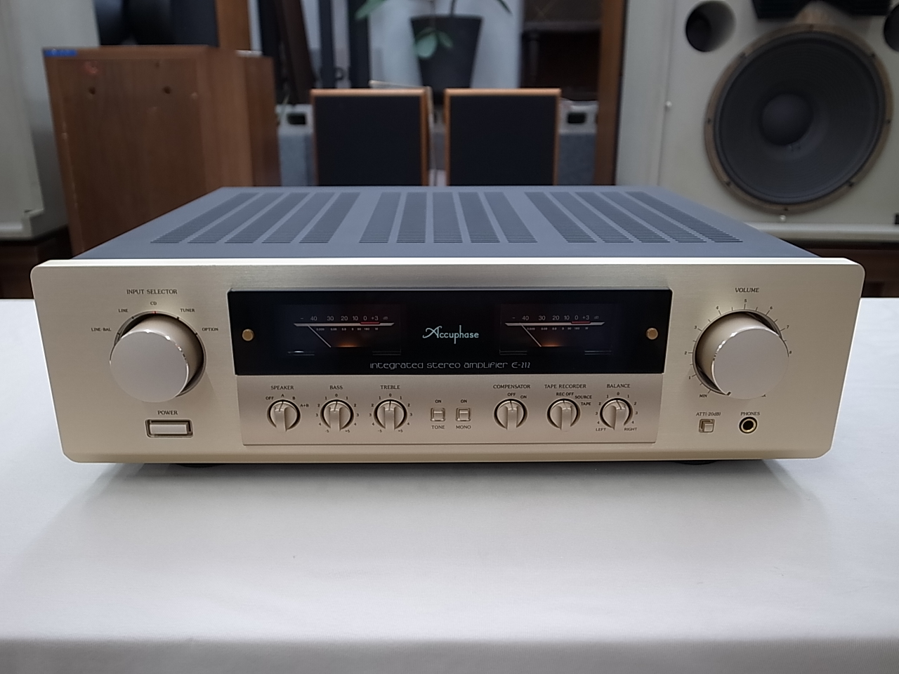 [中古] Accuphase アキュフェーズ E-212 インテグレーテッド・アンプ