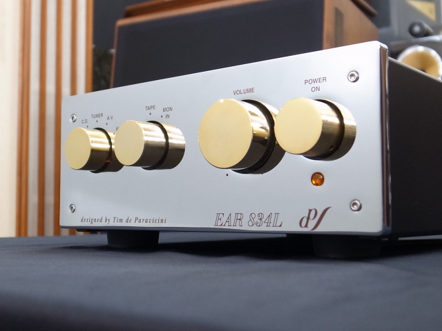 EAR 834L  管球式ラインアンプ
