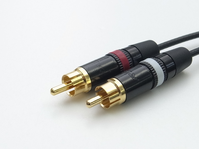 HUBER+SUHNER のRCA ケーブル SUHNER RCAプラグ付きケーブル 1.5m ペア