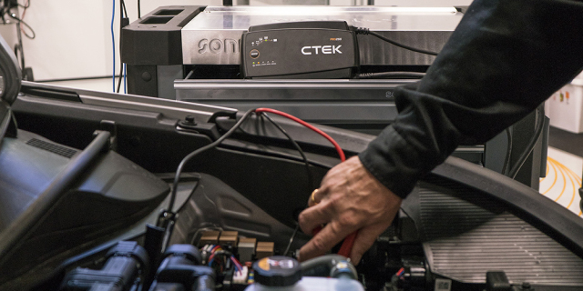 CTEK PRO25SJP シーテックバッテリー充電器　チャージャー