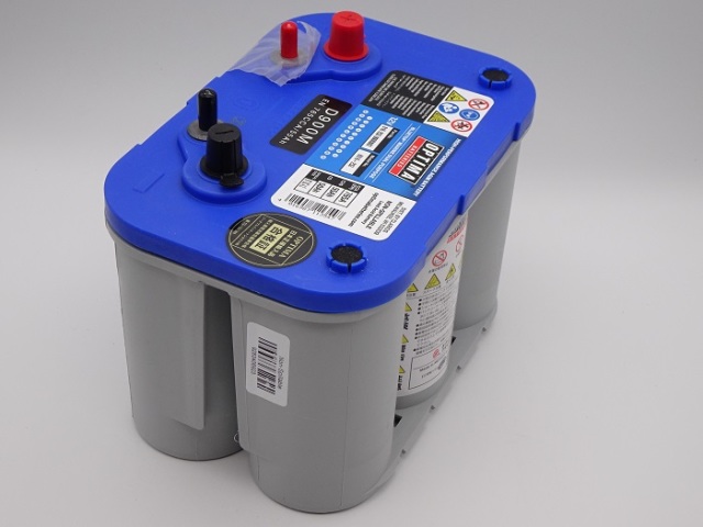 オプティマバッテリー D900M / BT DC4.2 ブルートップ マリン仕様 斜め後ろ