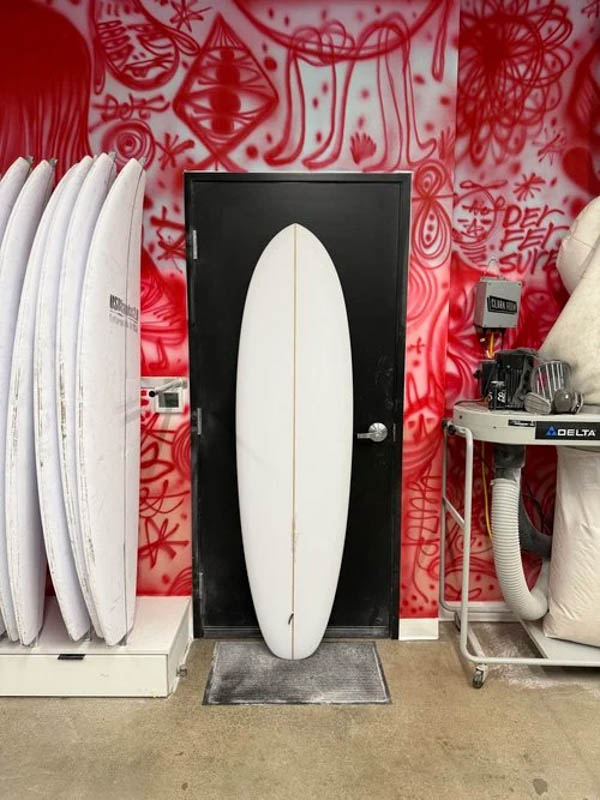 クリステンソン サブマリーナー 6'10" CHRISTENSON SUBMARINER / デッキ面全体 サイドアングル