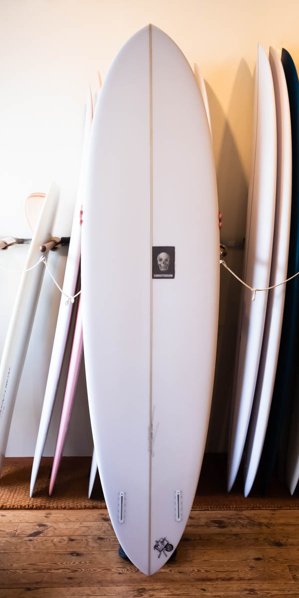 クリステンソン シーバケット ツイン 7'4" CHRISTENSON C-BUCKET TWIN / デッキ面全体 スカルロゴ