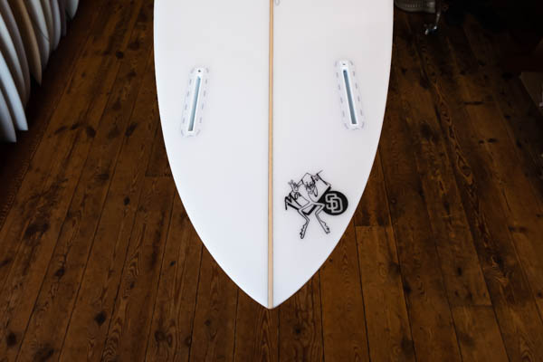 クリステンソン シーバケット ツイン 7'4" CHRISTENSON C-BUCKET TWIN / テール デッキ面全体 ツインフィンプラグ