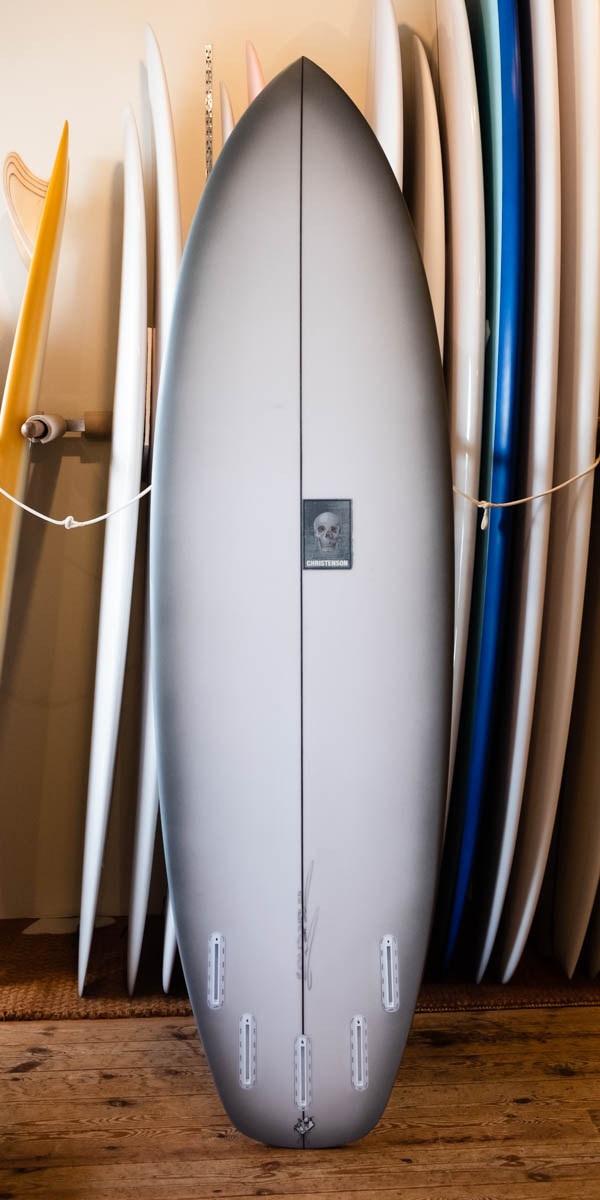 クリステンソン イージーウィンド 6'8" CHRISTENSON EASY WIND / デッキ面全体 スカルロゴとシグネチャー