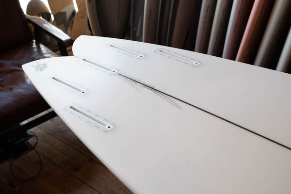 クリステンソン ノーチラス 7'0" CHRISTENSON SURFBOARDS NAUTILUS / テール フィンボックス 斜めアングル