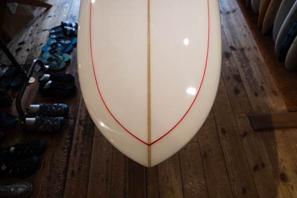 クリステンソン アウトロー 9'0" CHRISTENSON THE OUTLAW / ノーズ ボトム面 レッドピンライン