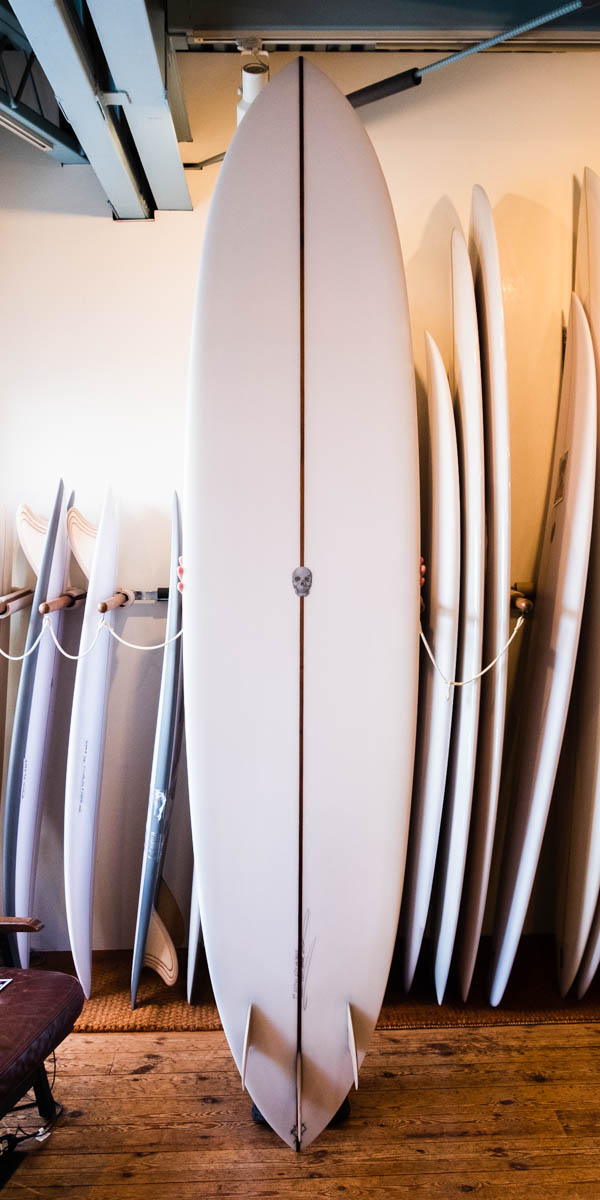 クリステンソン スピードマスター 9'0" CHRISTENSON SURFBOARDS Speedmaster / ボトム面 全体 スカルエンブレムとスラスター