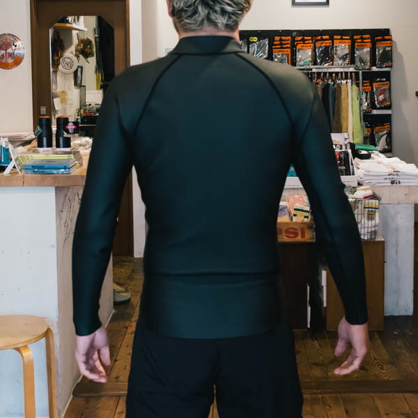 アイデンティファイ 1mm Mesh Skin Front Zip Jackets ジャケット ホワイト / 着用イメージ・背面