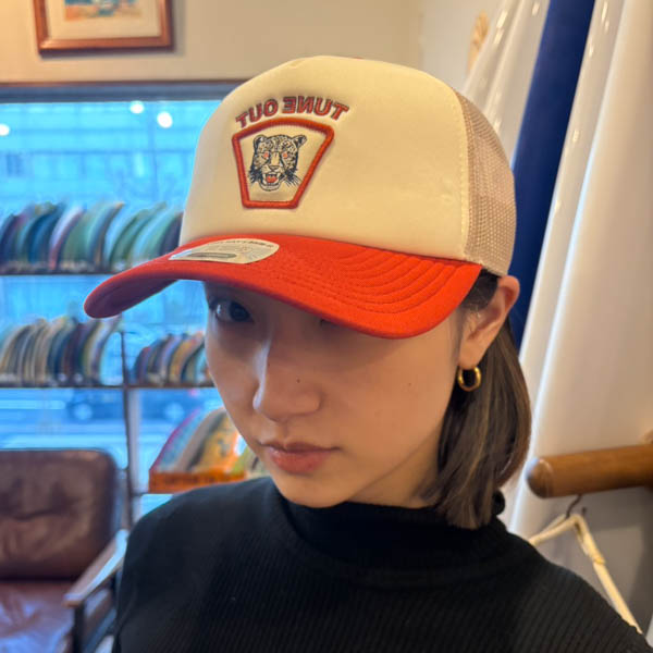 ブリクストン LOST IN REALITY NP MP TRUCKER トラッカーキャップ ホワイト / 着用イメージ