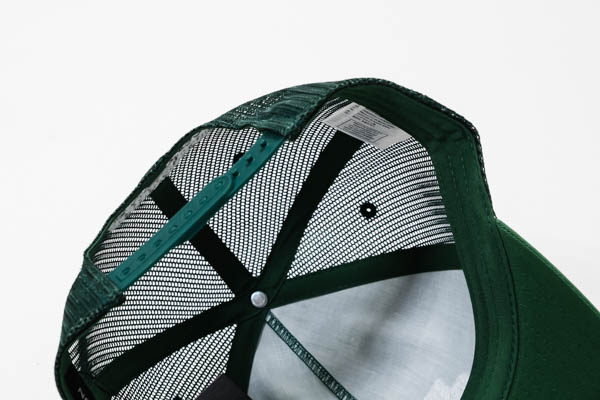 BRIXTON ヴィーヴ リブレ MP トラッカー ハット グリーン — 着用イメージ