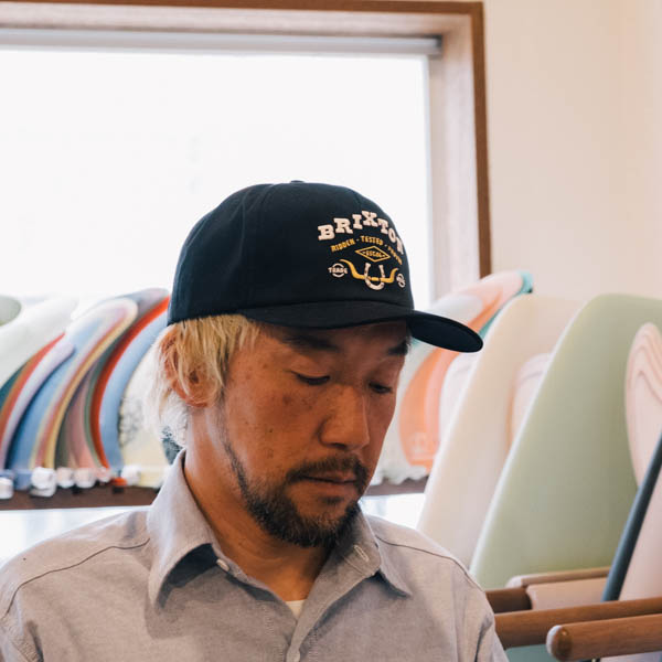 ブリクストン BEEKMAN MP SNAPBACK スナップバックキャップ ブラック / 着用イメージ