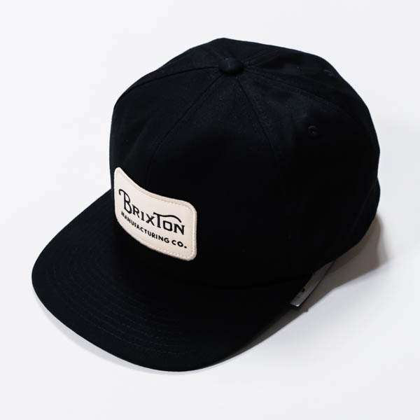 ブリクストン GRADE SNAPBACK スナップバックキャップ ブラック / 斜め前