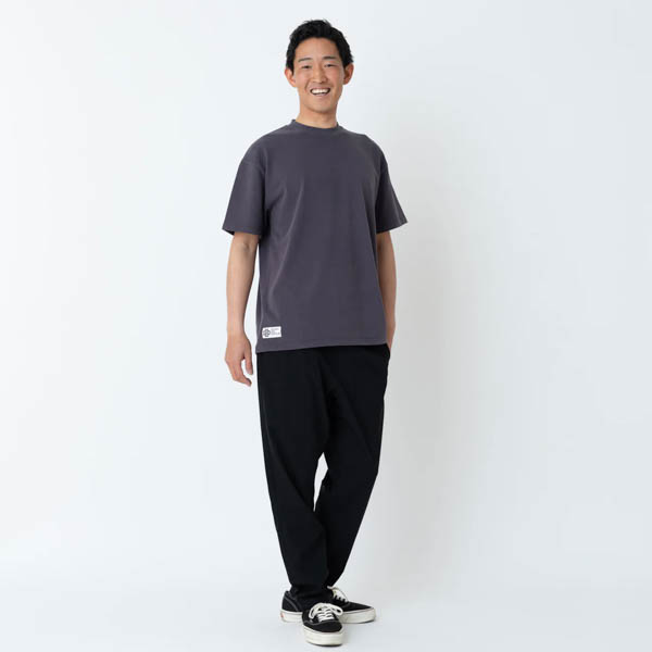 ビーチドデイズ SURF CLUB Tee Tシャツ スミ / 着用イメージ
