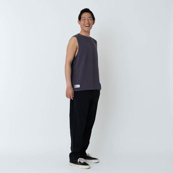 ビーチドデイズ SURF CLUB Tank タンクトップ スミ / 着用イメージ