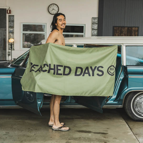 ビーチドデイズ マグネティック ビーチタオル / 使用イメージ