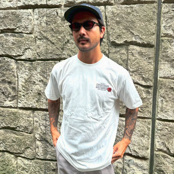 クリステンソン CC HEADS TEE Tシャツ ホワイト / モデル着用 正面