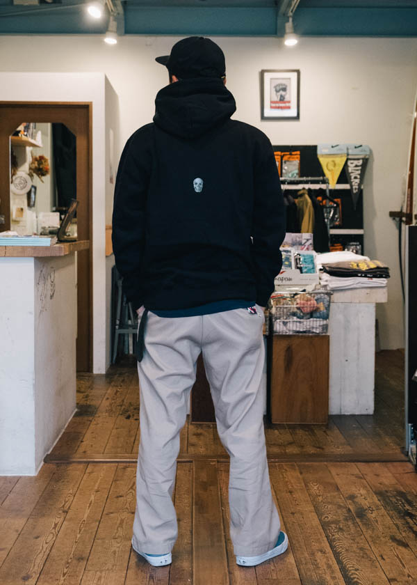 クリステンソン CC LOGO Pullover Hoodie パーカー ブラック / モデル着用 背面