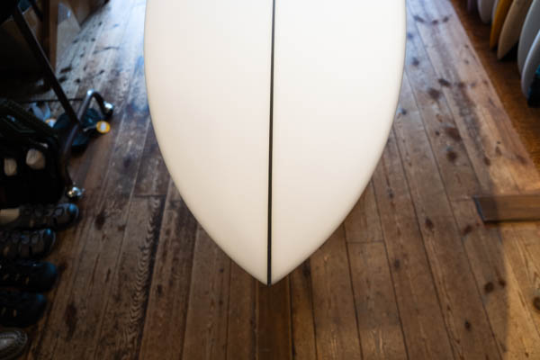 クリステンソン ジャパン C-BUCKET 8'0" CHRISTENSON SURFBOARDS JAPAN / ノーズ 丸みのあるアウトラインとセンターストリンガー