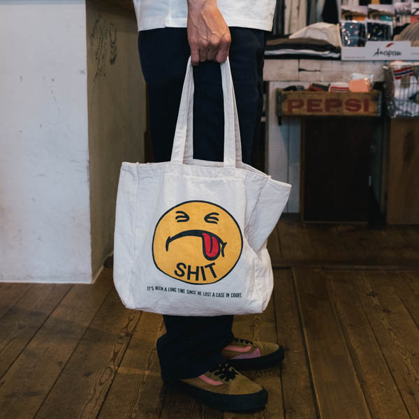 ハンドテックス HANDTEX SMILE Tote / 着用イメージ SHITスマイル面
