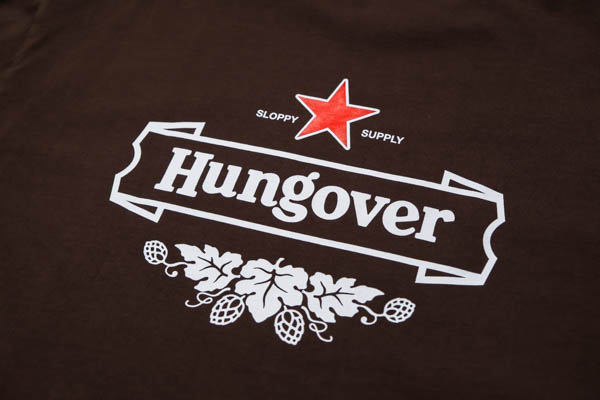 スラッピーサプライ HUNGOVER LS TEE 長袖Tシャツ ブラウン / 背面プリント アップ