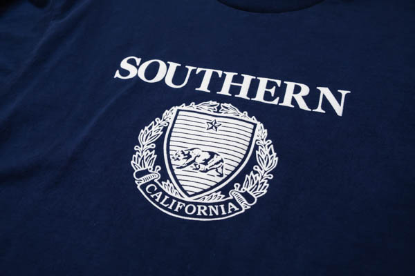 スラッピーサプライ SOUTHERN LS TEE 長袖Tシャツ ネイビー / SOUTHERNエンブレムプリント アップ