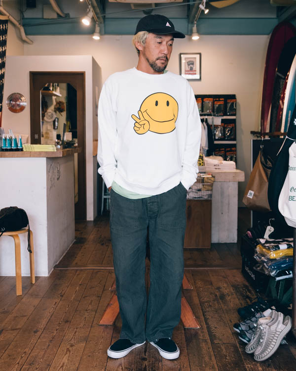ハンドテックス SMILE SWEAT スウェット ホワイト / 着用イメージ 正面